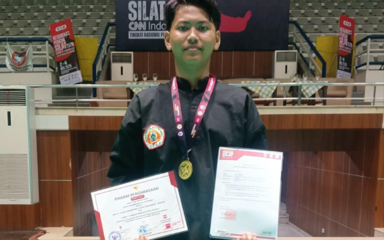M. Dava Al Misbahu - XI Farmasi- Juara 1 tanding putra kelas K*  pada kejuaraan pencak silat CNN Indonesia Tingkat Nasional Piala Kemenpora
